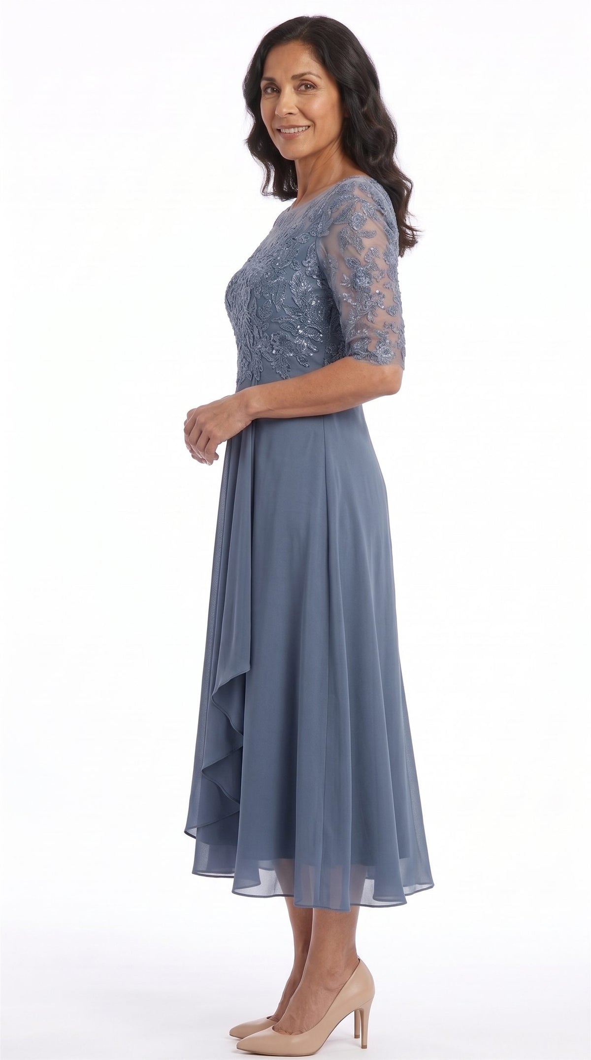 Vestido Celia | Encaje y gasa en azul empolvado, de lado