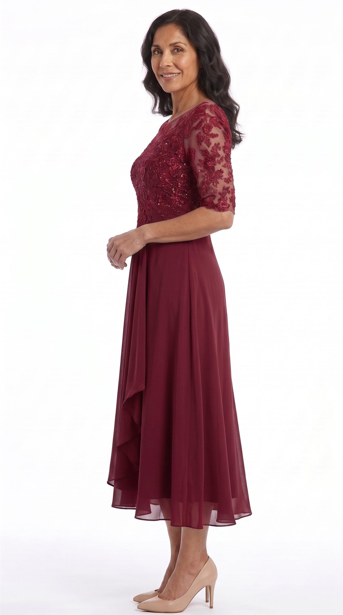 Vestido Celia | Encaje y gasa en burdeos, de lado