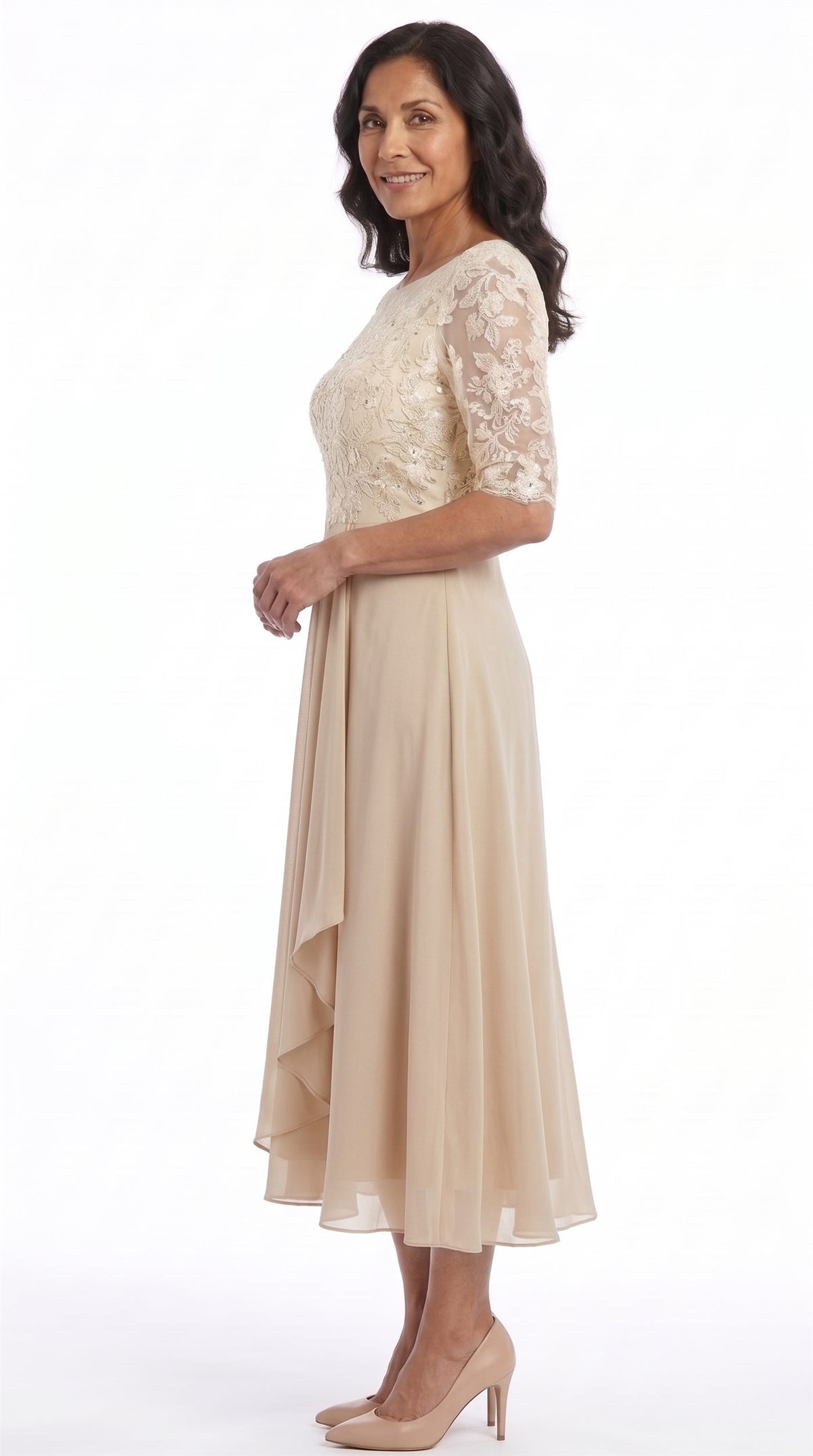 Vestido Celia | Encaje y gasa en champán, de lado