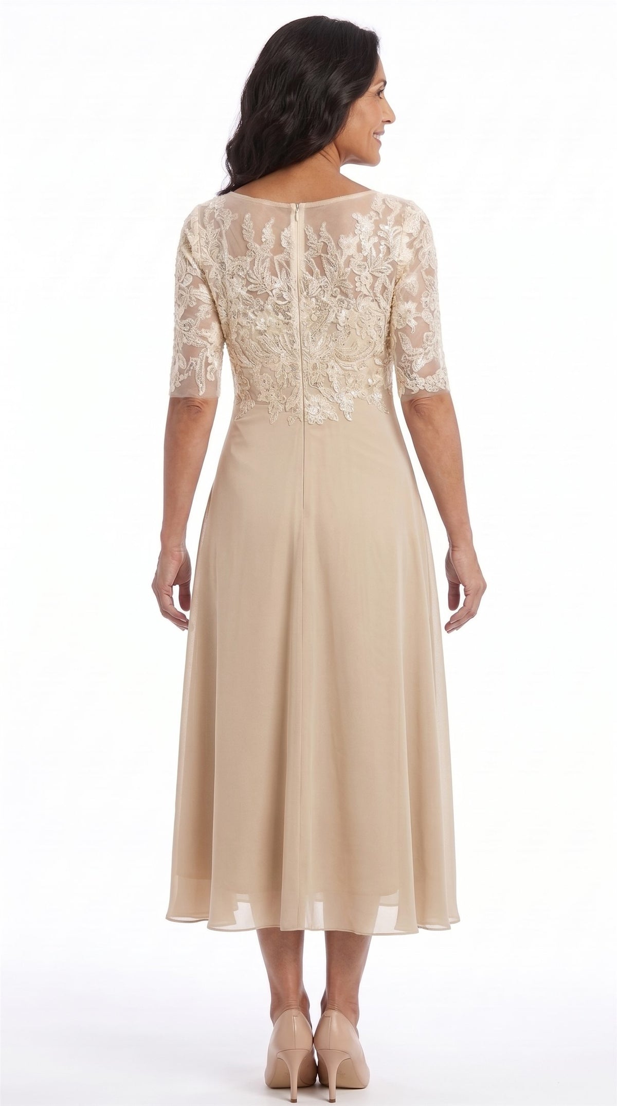 Vestido Celia | Encaje y gasa en champán, de espaldas