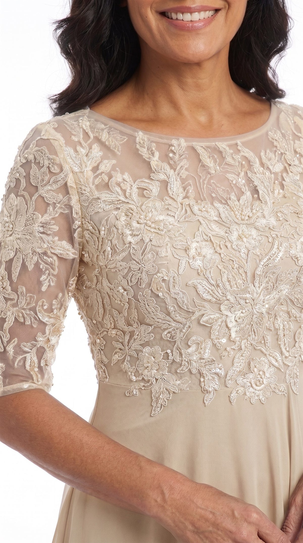Vestido Celia | Encaje y gasa en champán, detalle del encaje