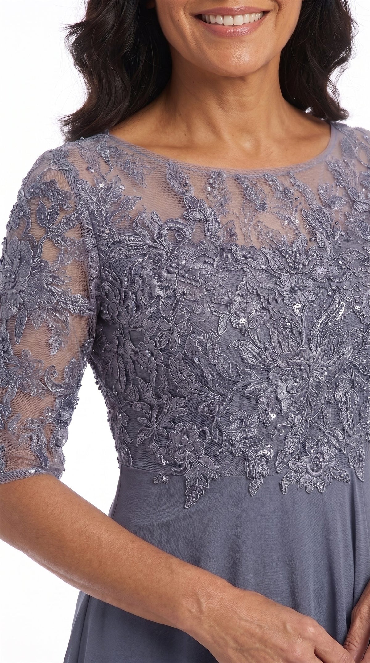 Vestido Celia | Encaje y gasa en gris lavanda, detalle del encaje